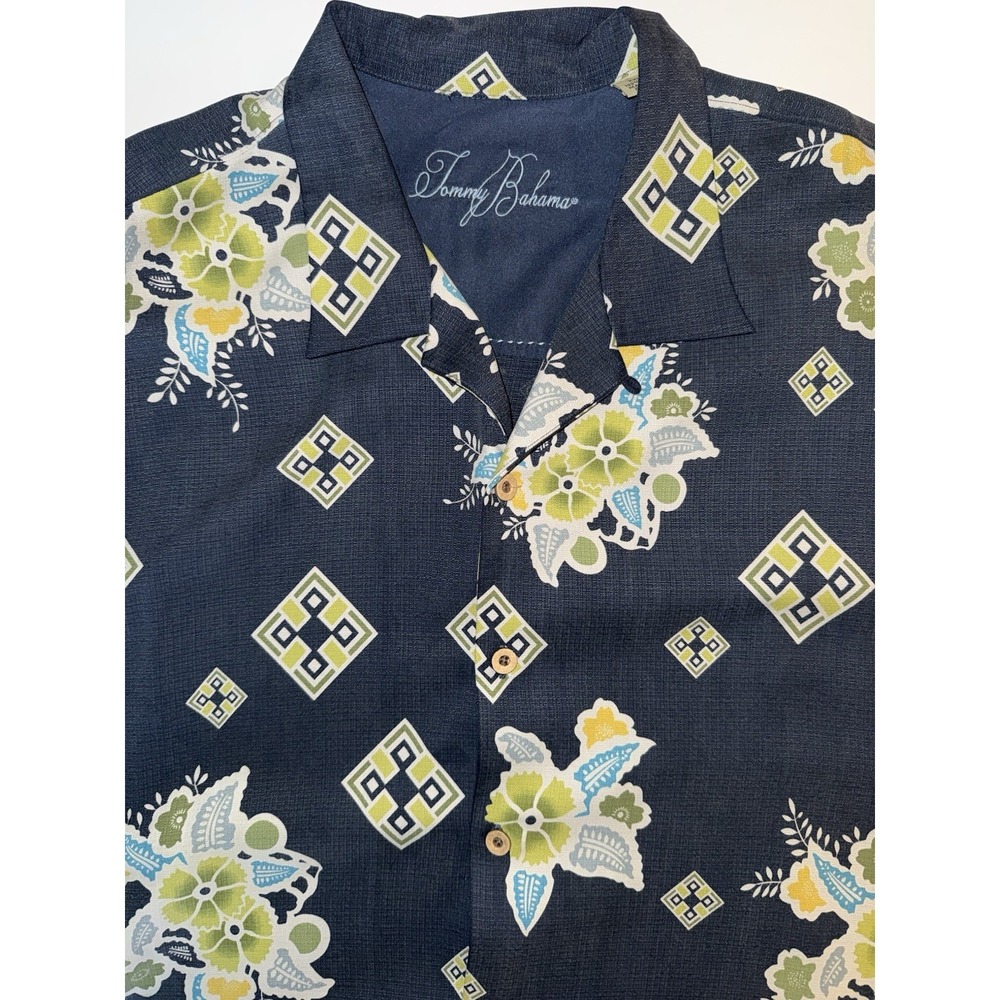 Tommy Bahama Silk Hawaiian Shirt Men Size XXL Navy Blue Floral Geometric Pattern
